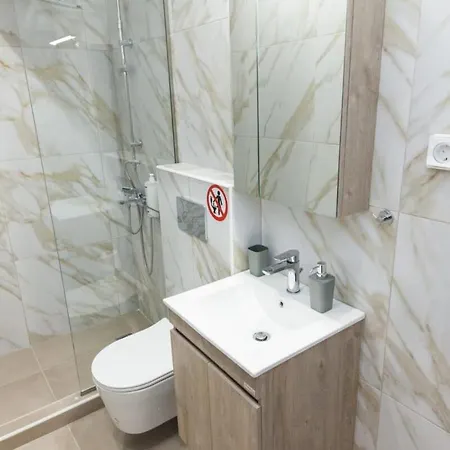 Apartment Brand New Urban Getaway Next To Megaro Mousikis