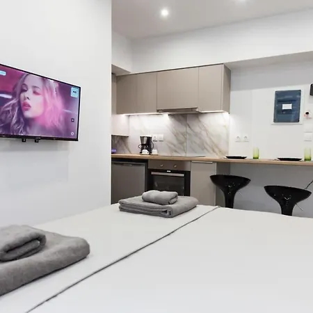 Brand New Urban Getaway Next To Megaro Mousikis Atenas