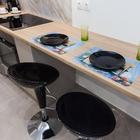 Brand New Urban Getaway Next To Megaro Mousikis *